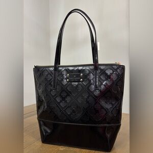 Kate Spade New York Quinn Beale Street Patent Leather Tote in Black